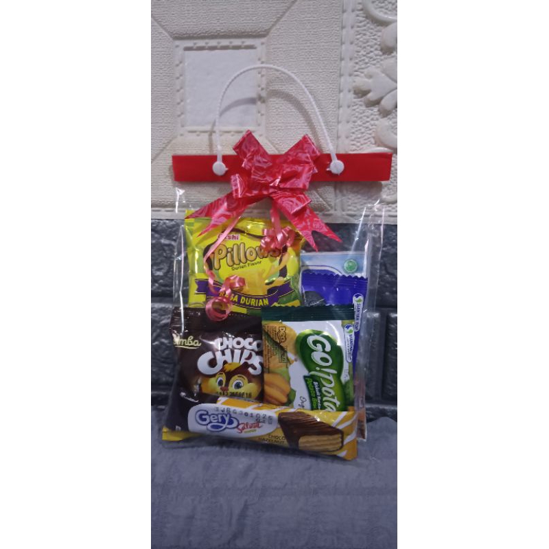 

Paketan snack ulang tahun / bingkisan lebaran / Hampers