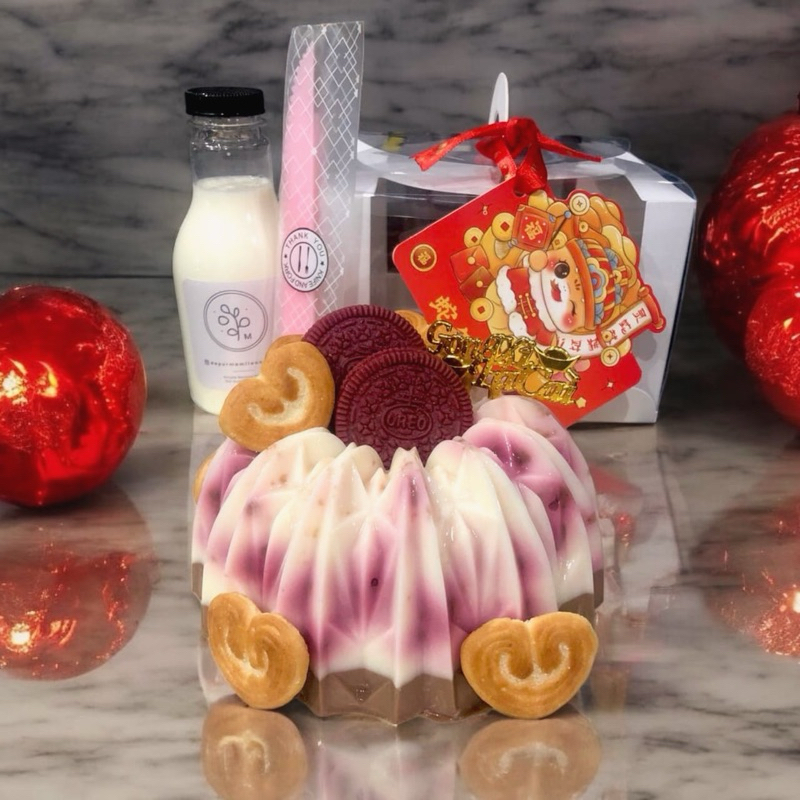 

Red Velvet Cookies and Cream Pudding Hampers Natal Imlek Lebaran Ulang Tahun