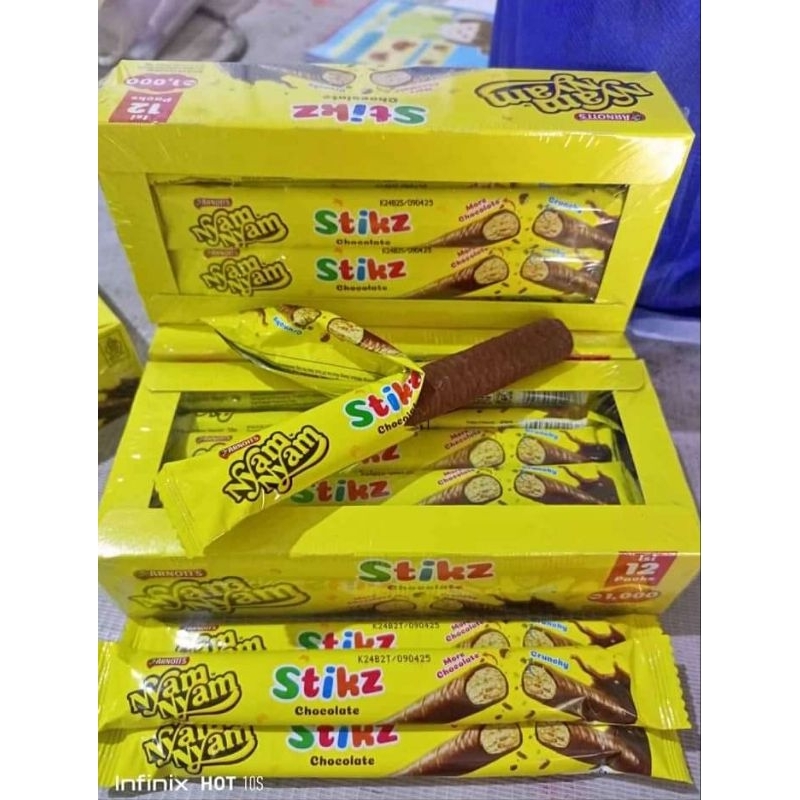 

1box isi 12pcs STIK NYAM NYAM