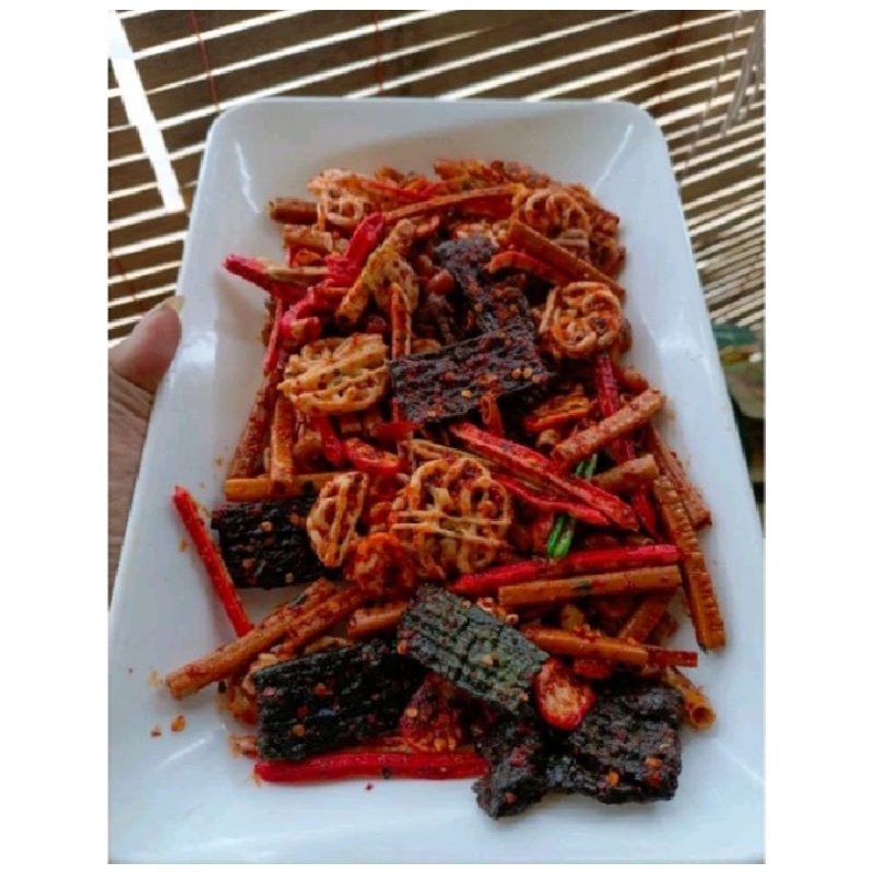 

Seblak kerupuk mix/campur pedas daun jeruk isi 1kg