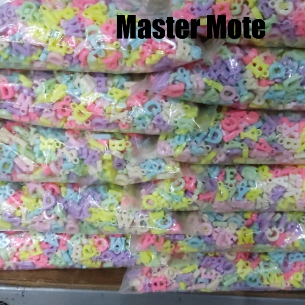 1pon manik manik huruf gantung pastel warna rainbow huruf
