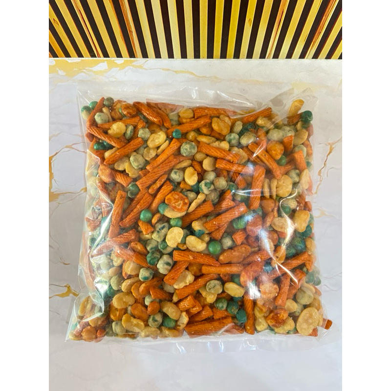 

KORO MIX 500GR / Jajan viral / Jajan Lebaran / Snack Jadul / Camilan Jadul / Camilan Hari Raya