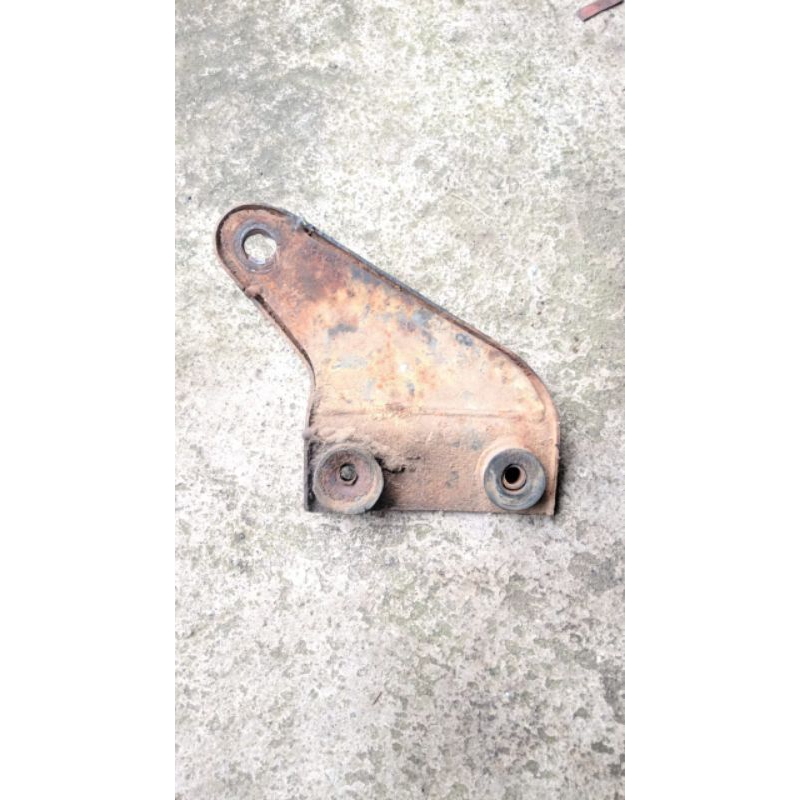 breket kenalpot suzuki trs TRS/ dudukan kenalpot TRS, pangkon kenalpot suzuki TRS original