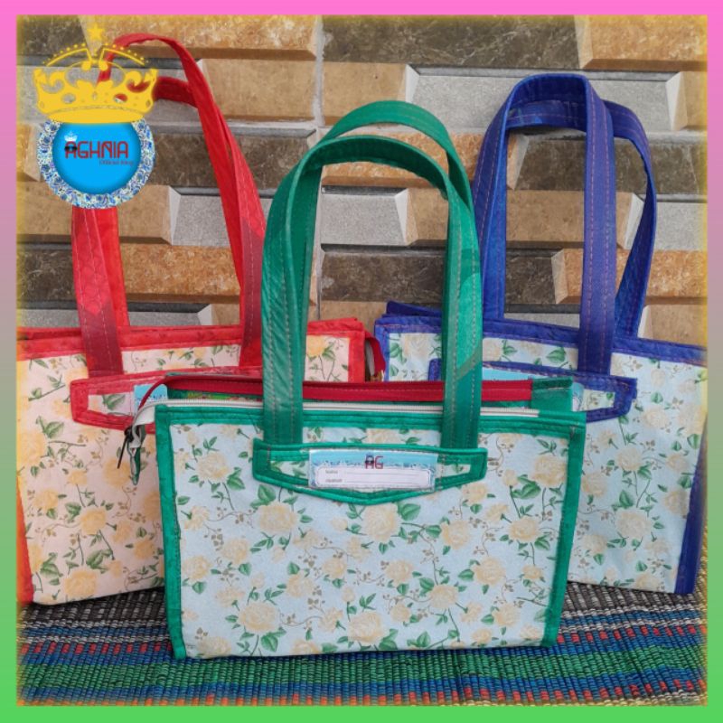 

Tas Hajatan Kain Motif Bunga Ukuran Mini (Muat 3Kg) / Tas Buwuh Motif Bunga Cantik / Tas Serbaguna / Tas Souvenir Murah