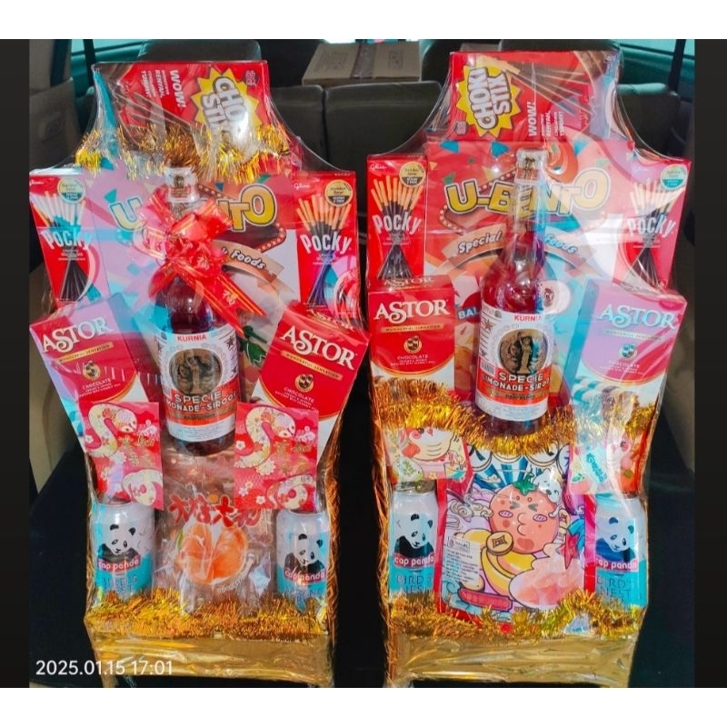 

Parcel Imlek Snack Sirup ProduksiTerbaru Hampers CNY Free Kartu Ucapan
