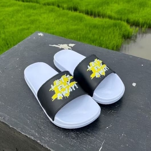 Sandal Slop Pria Terbaru.Sandal slop pria.Sandal slip on.Sandal Pria dewasa.Sandal cowok.Sandal kare