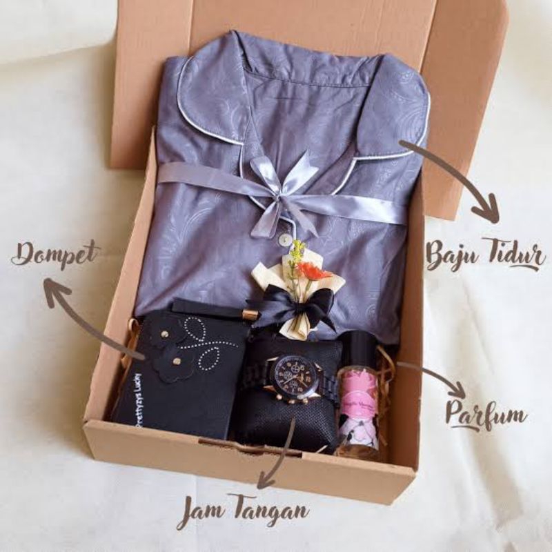 

Gift box baju wanita/kado untuk wanita