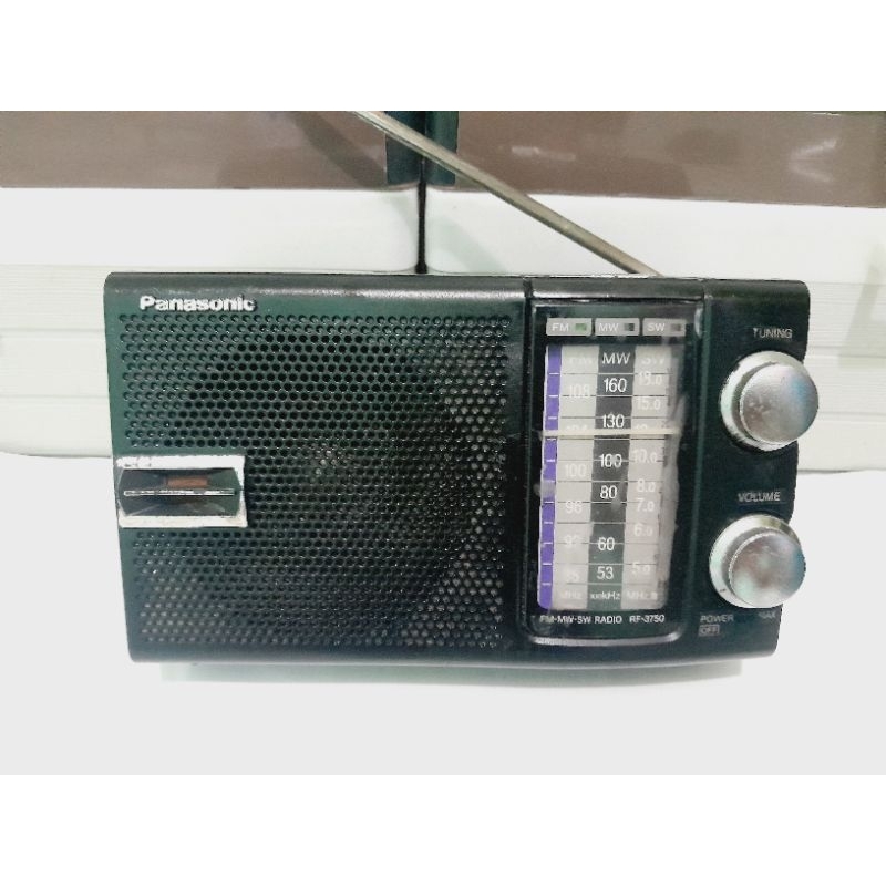Radio panasonic RF 3750 FM/AM/SW (bekas)