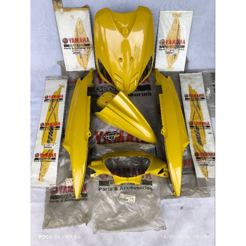 body bodi halus set tanpa covertail mio sporty kuning 2004-2005 plus stiker striping bunga kuning or