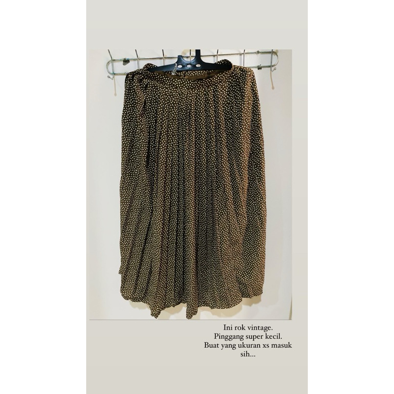 PRELOVED ROK VINTAGE. ROK WANITA PANJANG. ROK WANITA BEKAS.