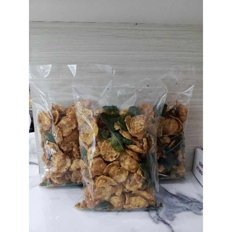 

EMPING PEDAS DAUN JERUK 200 GRAM