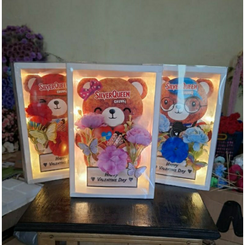 

Kado valentine hampers gift box coklat silverqueen / gift box valentine / lampu led / hadiah valentine cewek Chocolate