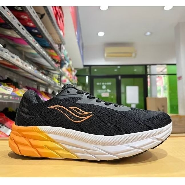 Sepatu Running DESLE YOHAN BLAKE Hitam Orange