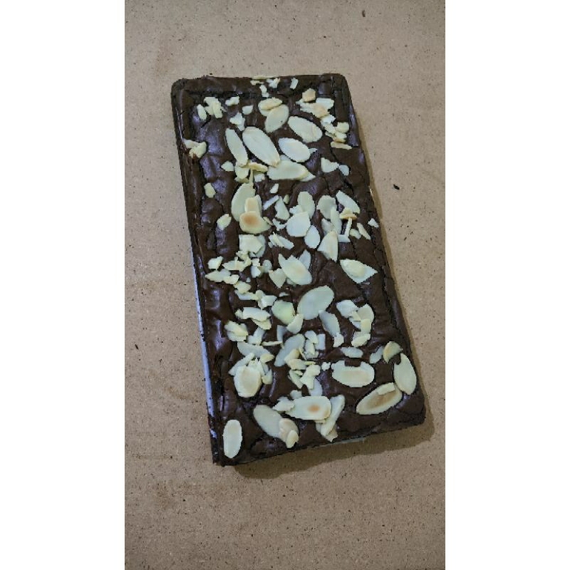 

Fudgy Brownies Medium Size (20x10)