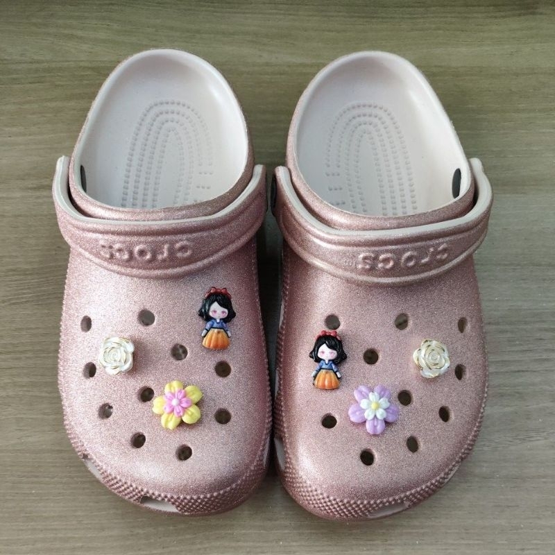 SANDAL CROCS CLASSIC CLOG QUARTZ GLITTER M7/W9 DUSTY PINK BABY PINK NUDE MUDA SALEM NO CUTTING MADE 
