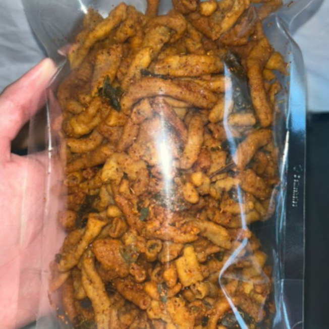 

KERIPIK USUS AYAM PEDAS NAGIH DAUN JERUK KRIUK KRISPI GURIH TIDAK AMIS