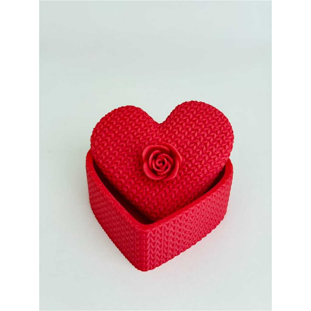 Knitted heart-shaped gift box