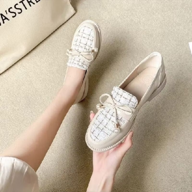 Sepatu Wanita Loafer Flatshoes Putih