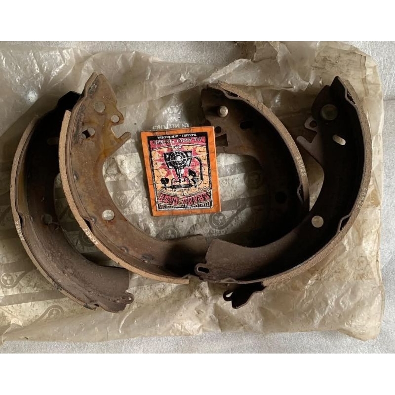 kampas rem Toyota Hiace RH11 LH11 Nos