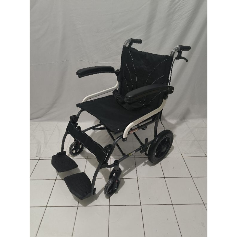 Kursi Roda Traveling / Kursi Roda Traveling Avico