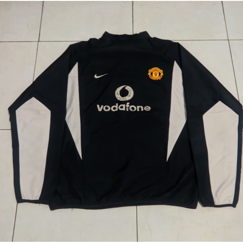 Manchester united training vodafone