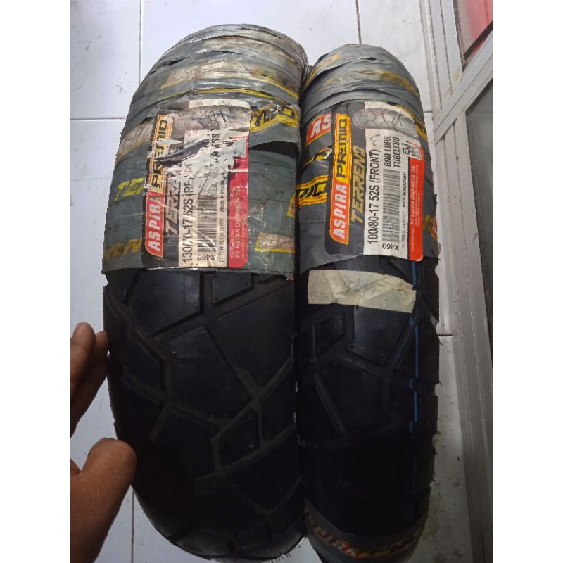 Ban semi trail aspira premio tubless ukuran 100) 80/17 & 130/70/17 Tl/MC