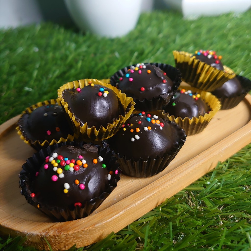 

Kue Koko Balls 1KG | Fresh Homemade by Liza's Cookies