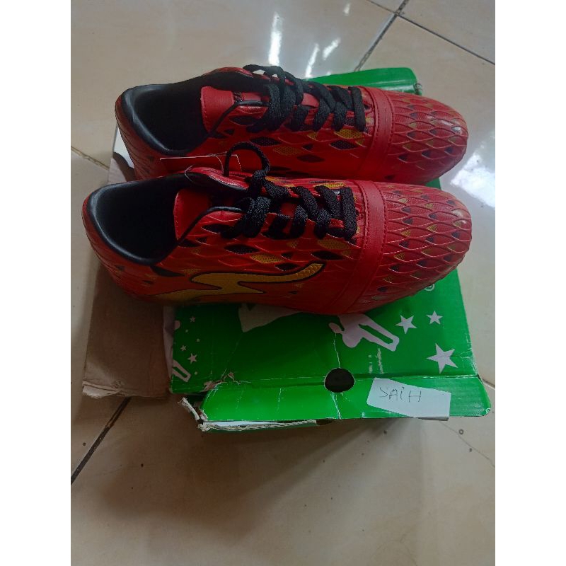 sepatu futsal speed