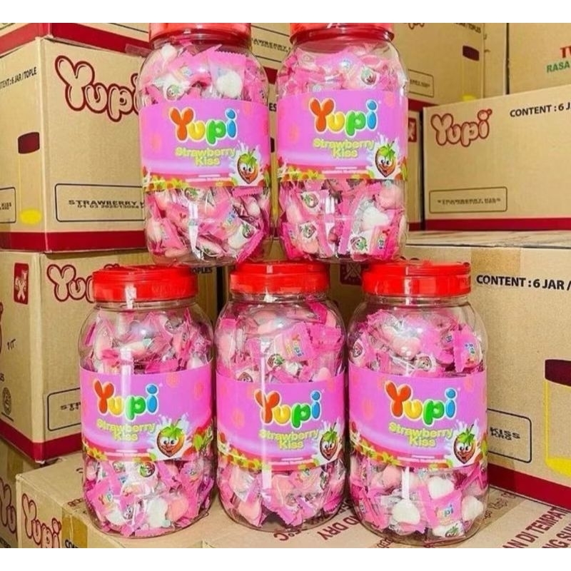 

Yupi Strawberry Kiss
