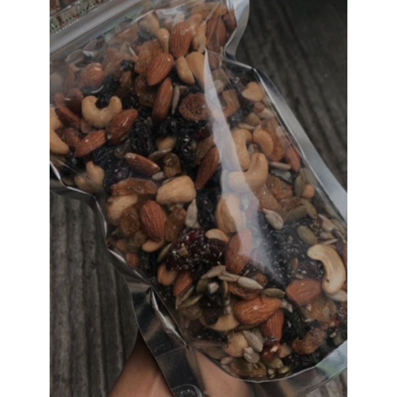 

Trail Mix / Mix Nut, Mede almond/Kacang kacangan & buah kering