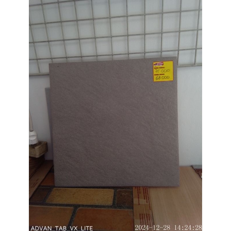 Keramik Lantai Kasar Kia Impresso Rocky Grey 40 x 40