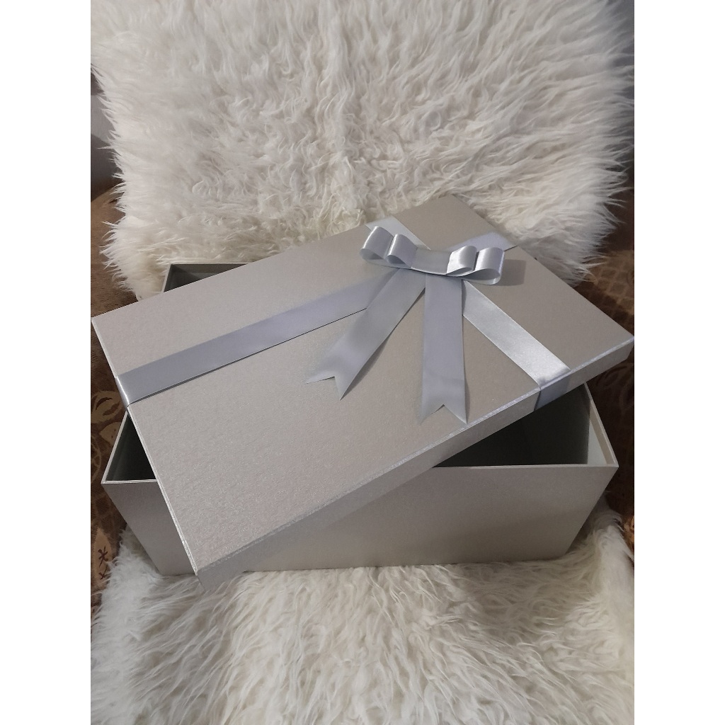 

Gift Box 40x32x9 / Kotak kado / Box Hadiah