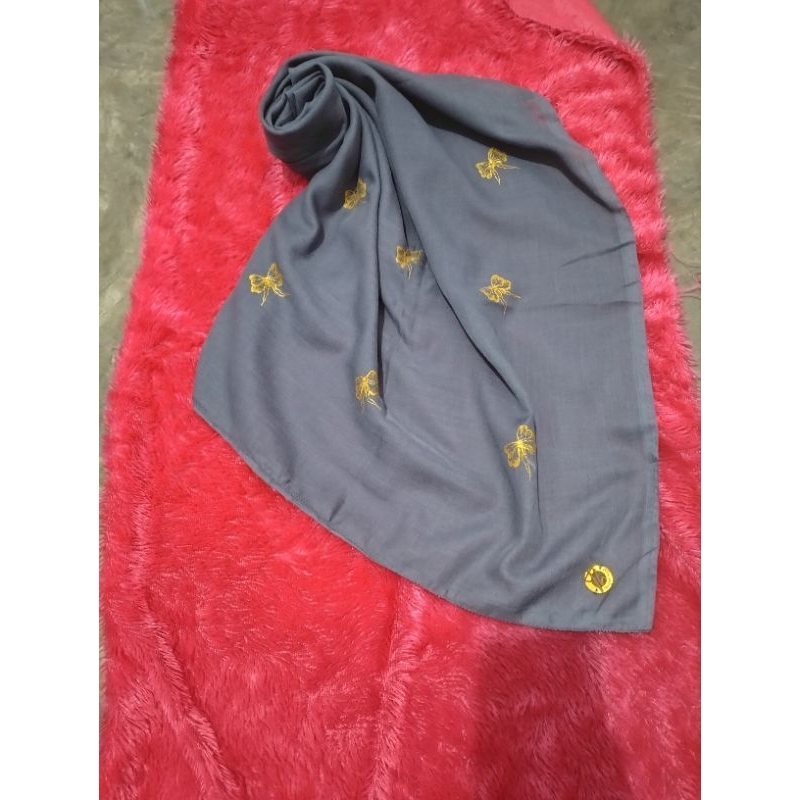 hijab segiempat Paris jadul motif pita tabur