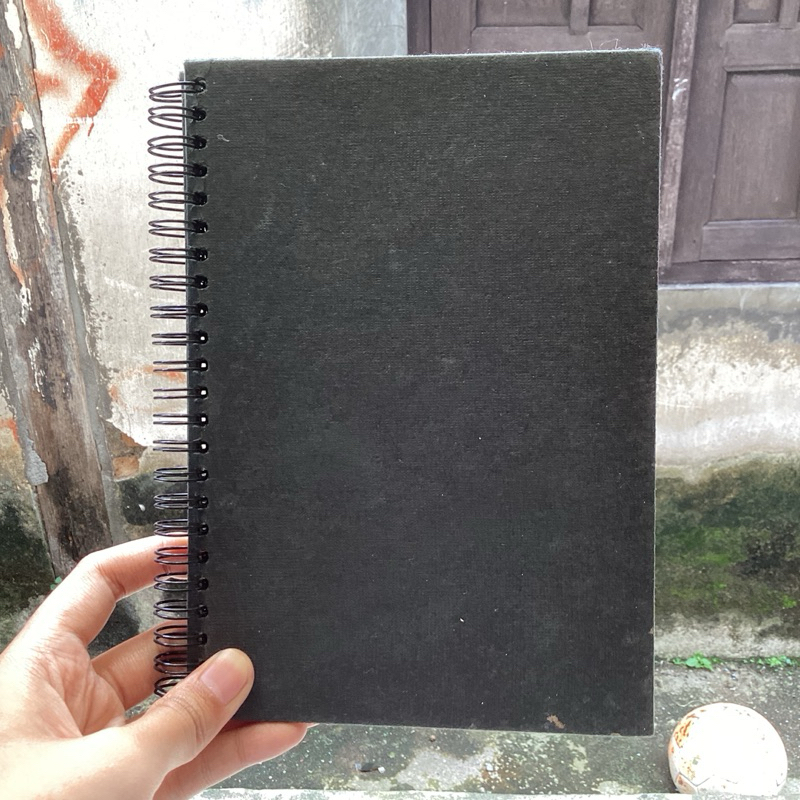 

[PRELOVED] Buku Notebook Weekly Planner Hitam A5