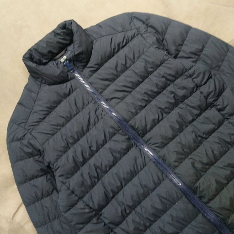 Jaket Bulu Angsa Uniqlo Ultralight 3D Cut Navy Water Repellant