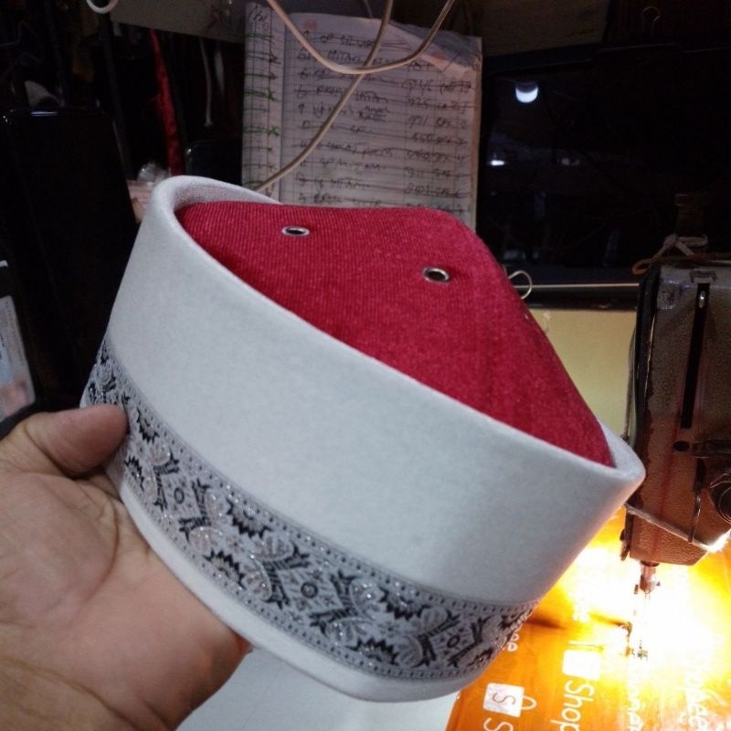 peci uj modis manis di pakai peci songkok kopiah nya seri A