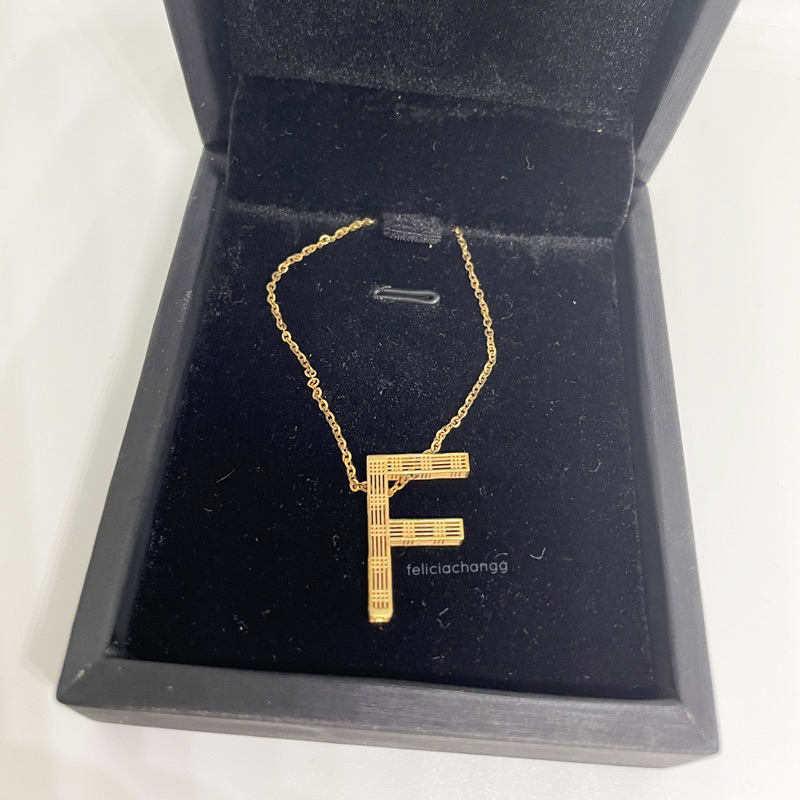 (PRE-LOVED) Kalung UBS Alphabold Carendelano - Huruf F - Emas kadar 375 (8 karat / 8K)