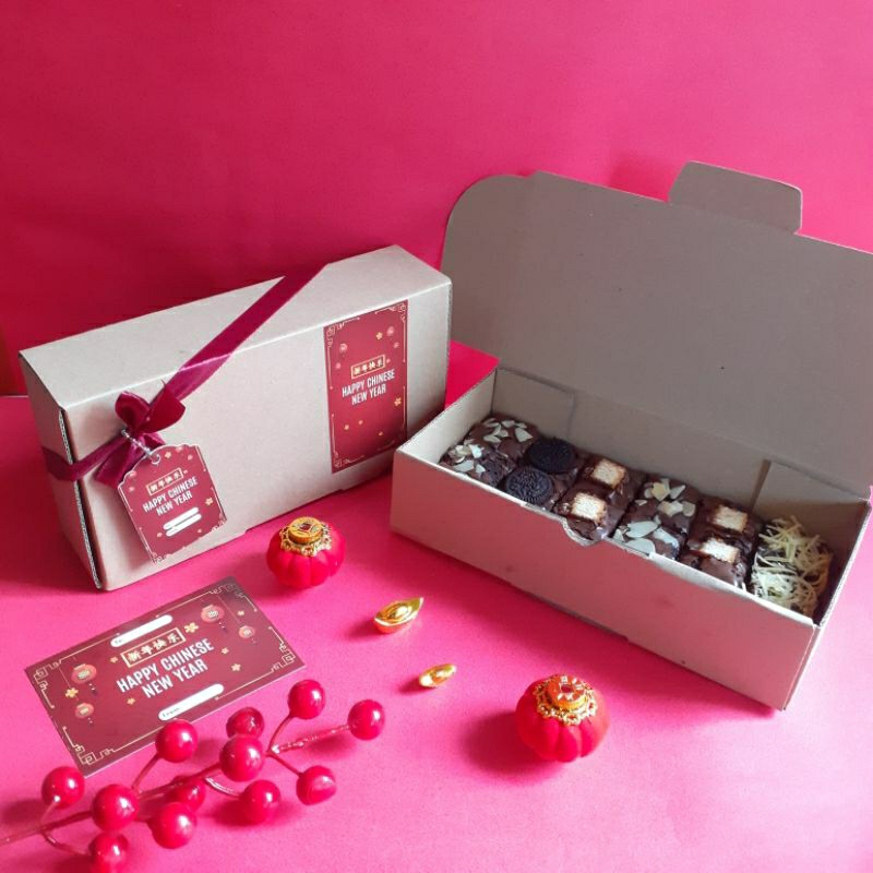 

Brownies hampers imlek brownies panggang size 20x10 hantaran imlek tahun baru