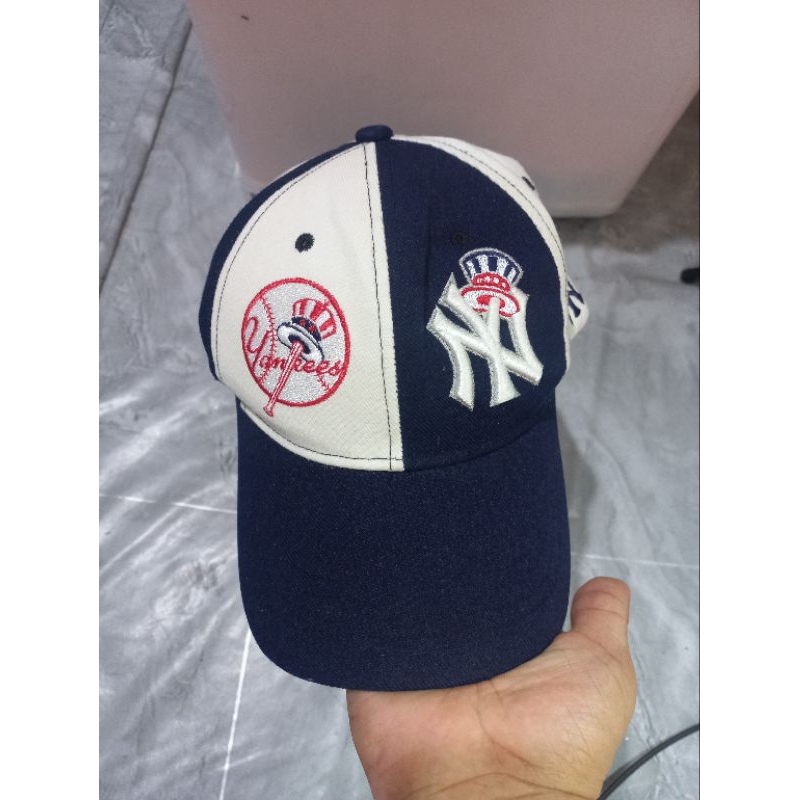Topi New York Yankees bekas