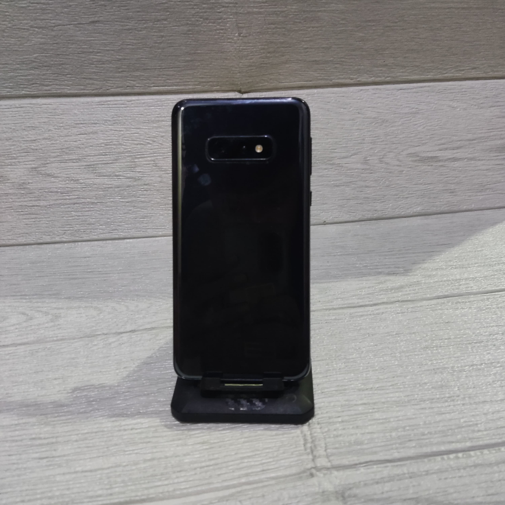 Samsung Galaxy S10e 6/128 Sein Resmi Indonesia Second Seken Original