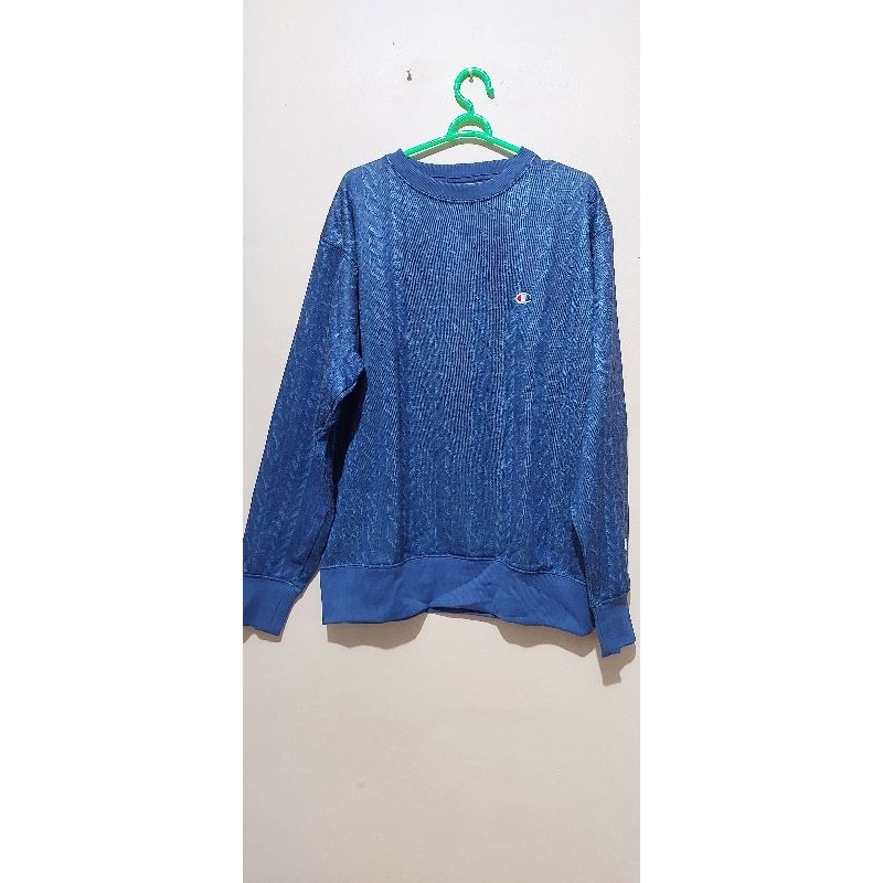 Preloved sweater Champion