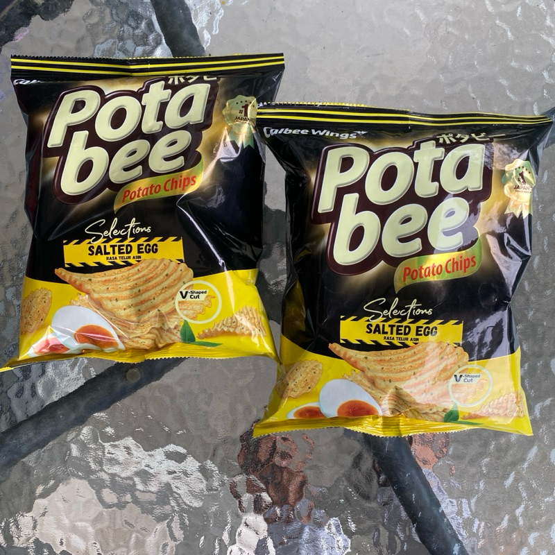 

Potabee Potato Chips Selection Salted Egg Kemasan 68 gram