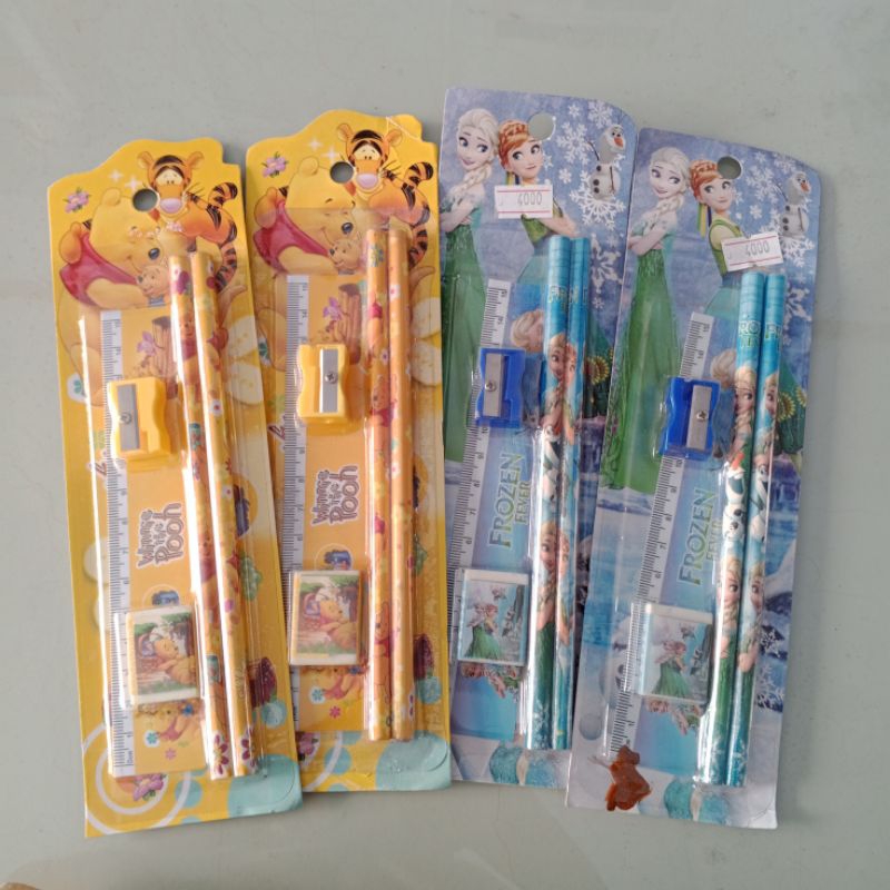 

Stationery Set 5 in 1 / Alat Tulis 1 set ( 2 Pensil, Penghapus, Penggaris, Rautan)