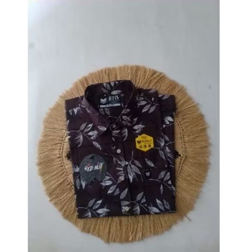kemeja hem pria motif 12 lengan pendek warna hitam daun²