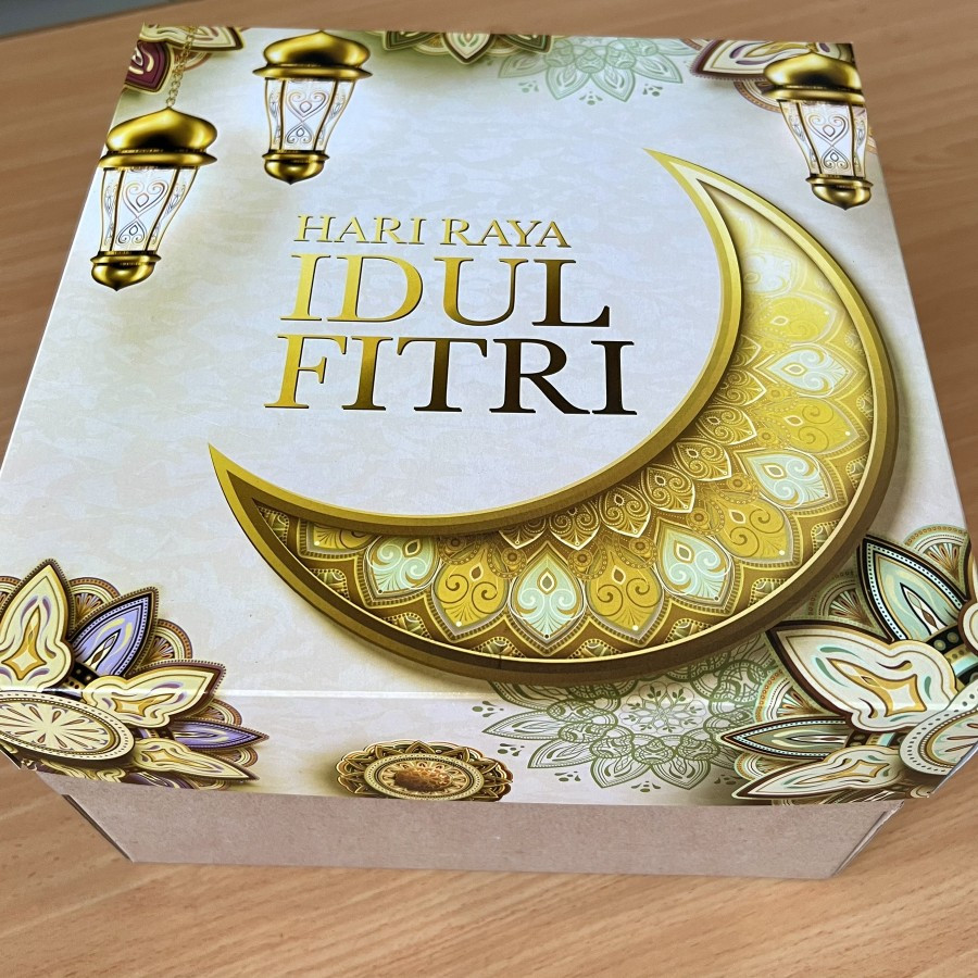 

( 10 Pcs )Box Eid Mubarok Motif Bulan Murah Dus Kotak Cake Persegi Warna Gold Moon Ukuran 25x25x16 Cm