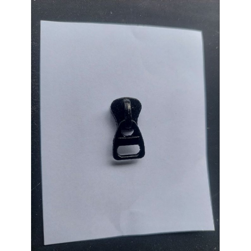 Kepala Resleting Vislon No.5 Hitam