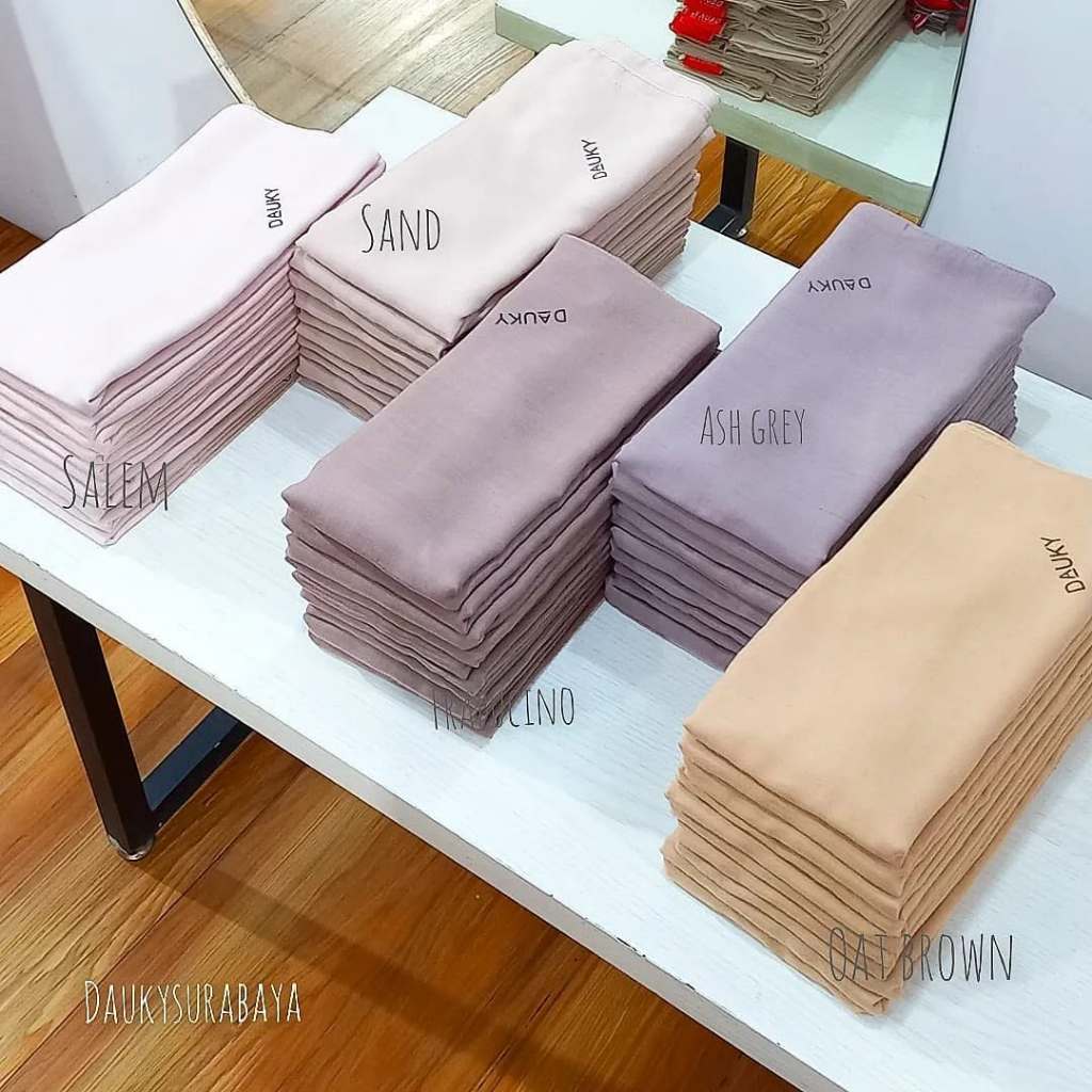 Dauky Segiempat Polos Estetik Bahan Voal Plain Square Scarf
