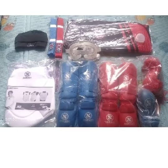 satu set peralatan karate kumite Senkaido