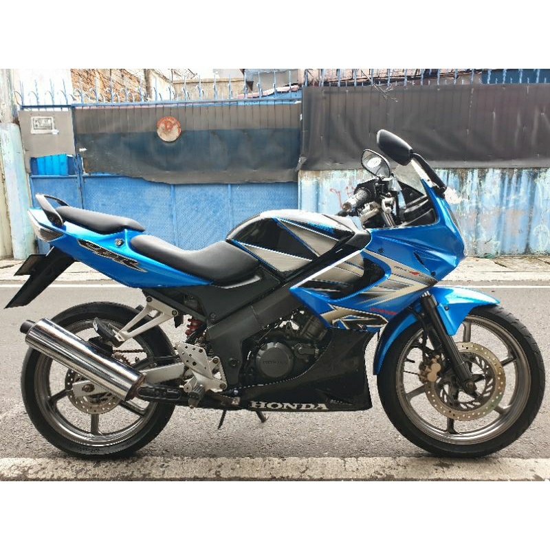 honda cbr old 150cc 2006 biru mulus orisinil