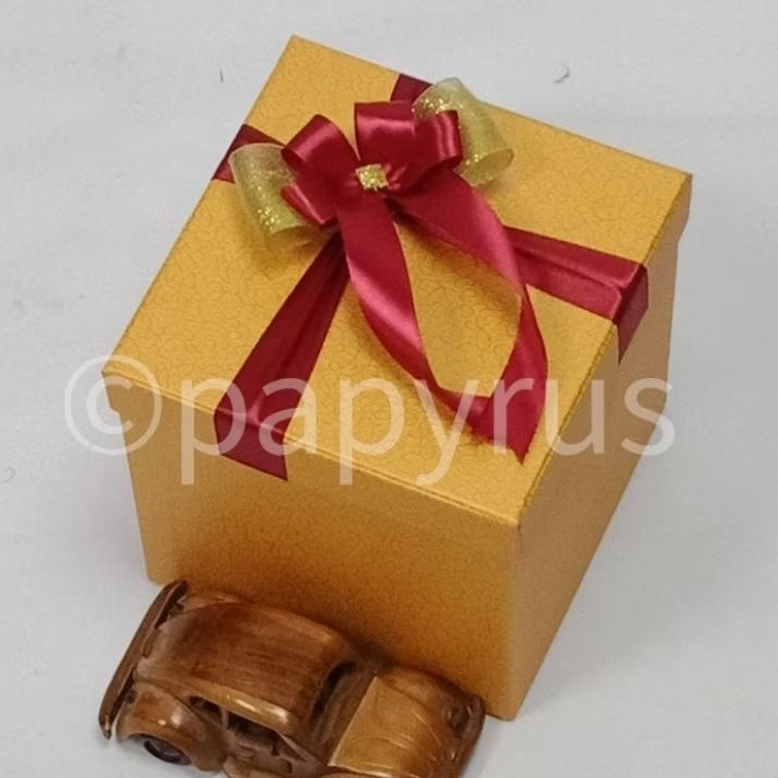 

PAPYRUS 15x15 Tinggi 15cm Kotak Kado Gift Box Hadiah V1